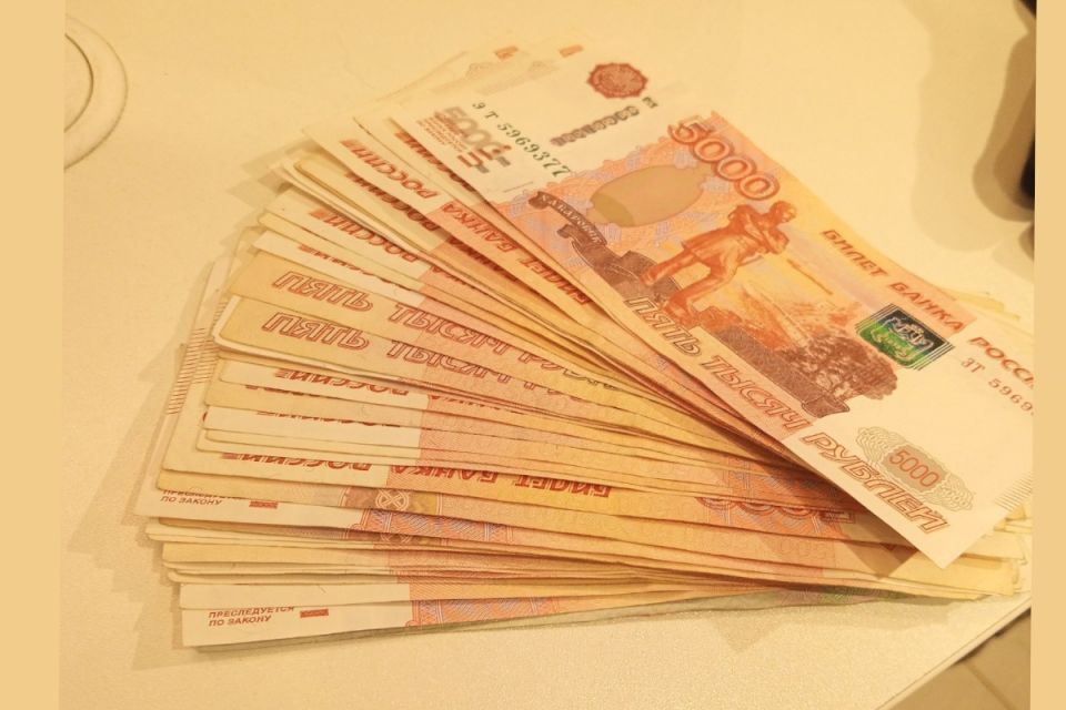 Молодые семьи могут получить 300 тысяч рублей при рождении третьего ребенка