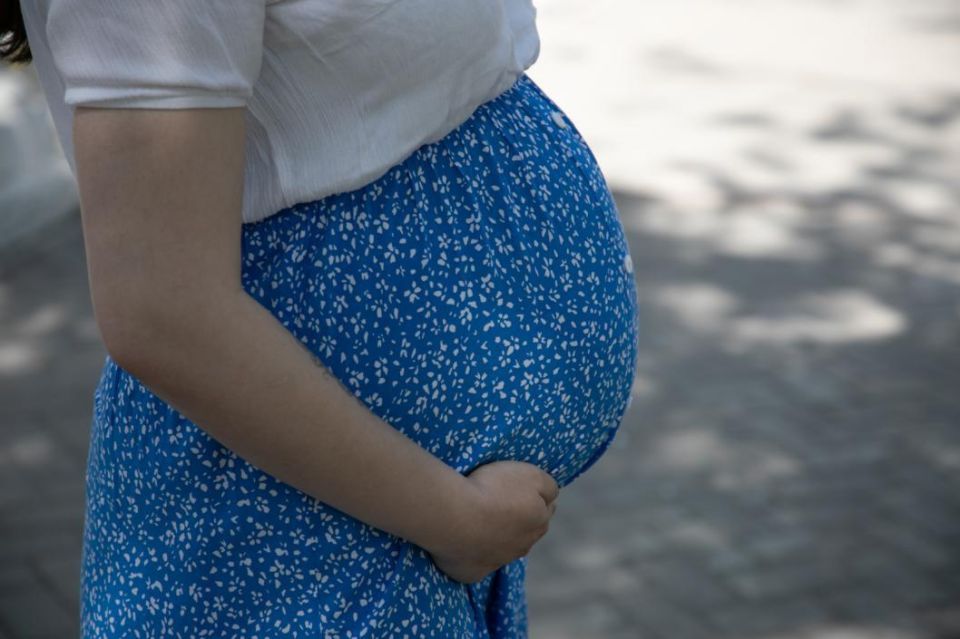 С начала учебного года более 120 студенток Тюменской области получили пособие по беременности и родам