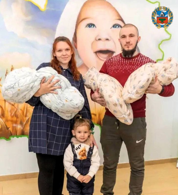 В Барнауле в перинатальном центре «ДАР» родилась первая тройня
