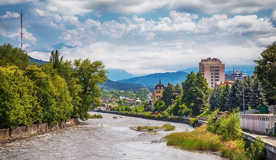 Агитационный автобус Госавтоинспекции Северной Осетии побывал в гостях у дошколят