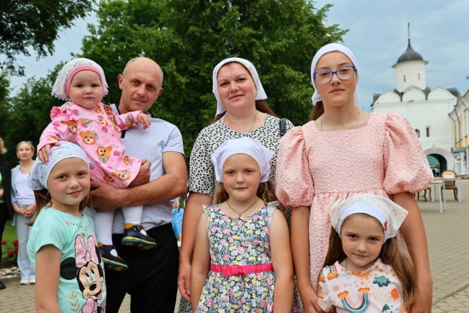 Более 19 тысяч многодетных семей Вологодчины получают различные меры социальной поддержки по нацпроекту «Семья»