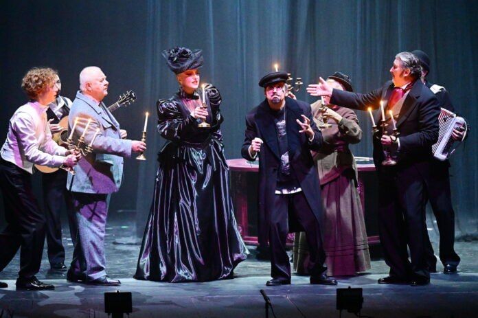 Минкультуры России объявило о старте акции «Культура поМАХимуму», которая позволит студентам, членам многодетных семей, пенсионерам и людям с инвалидностью бесплатно или со скидкой посетить учреждения культуры, предъявив...