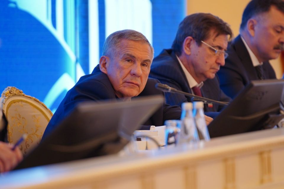 Рустам Минниханов о повышении рождаемости: «Уговаривайте своих женщин. И сами старайтесь»