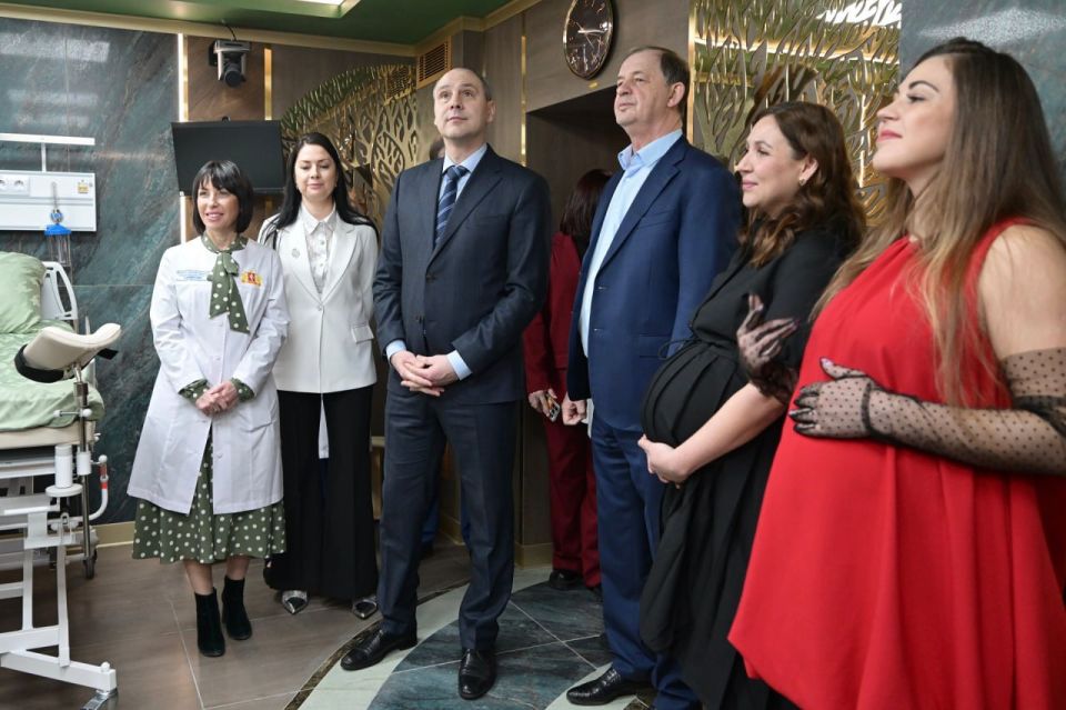 Губернатор Свердловской области Денис Паслер 26 февраля открыл родильное отделение Первоуральского перинатального центра