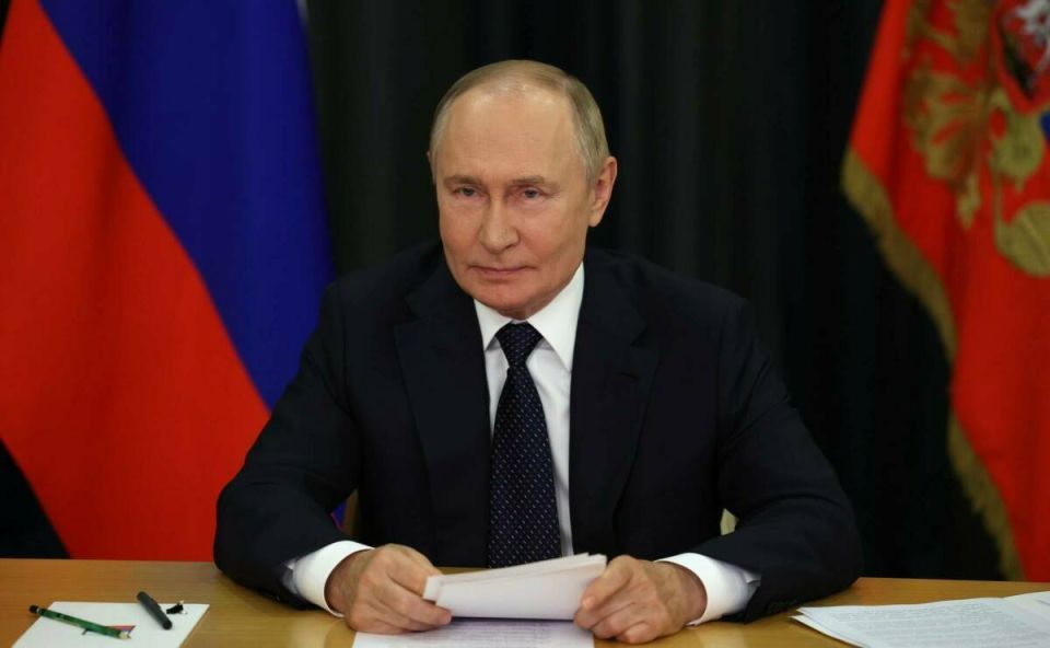 Путин поручил расширить семейную ипотеку на вторичку старше 20 лет в некоторых городах