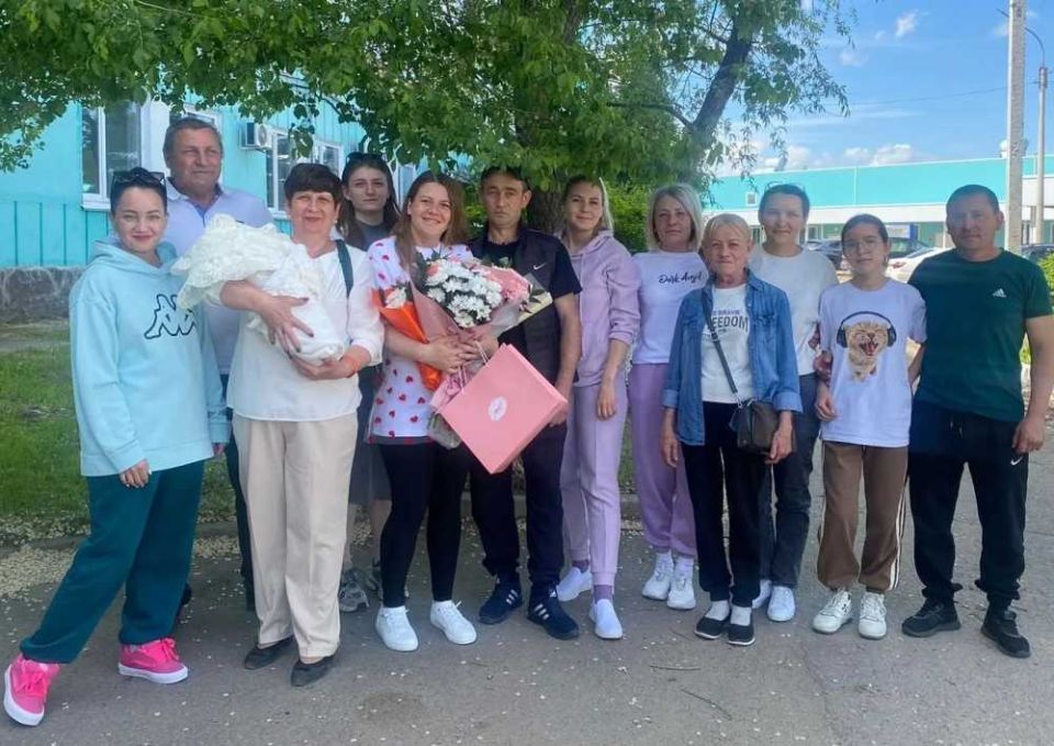 2 многодетные семьи из Красноярского края удостоены орденов «Родительская слава»