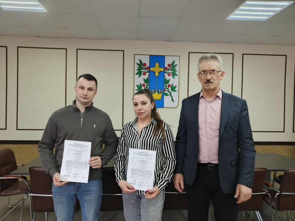 В Вадинском районе молодым семьям вручили сертификаты на жилье