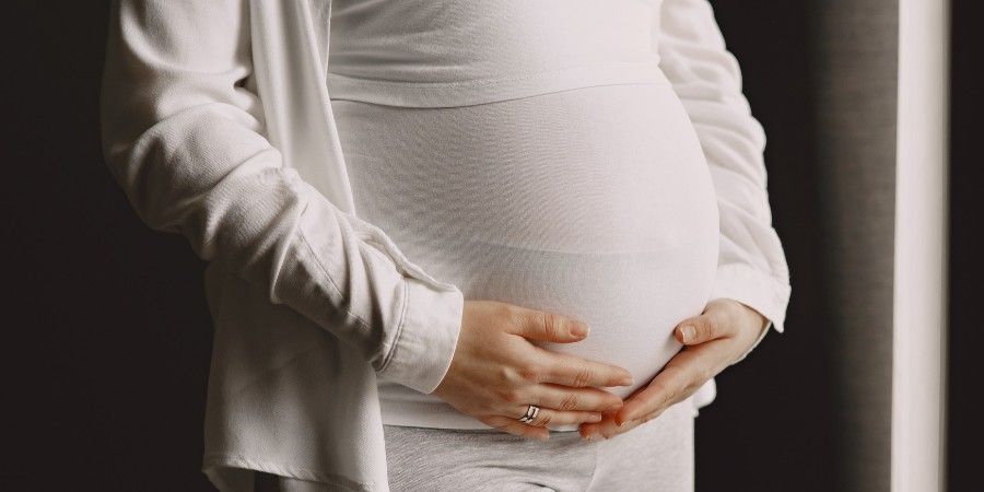 В Саратовской области 31 студентка получила пособие по беременности