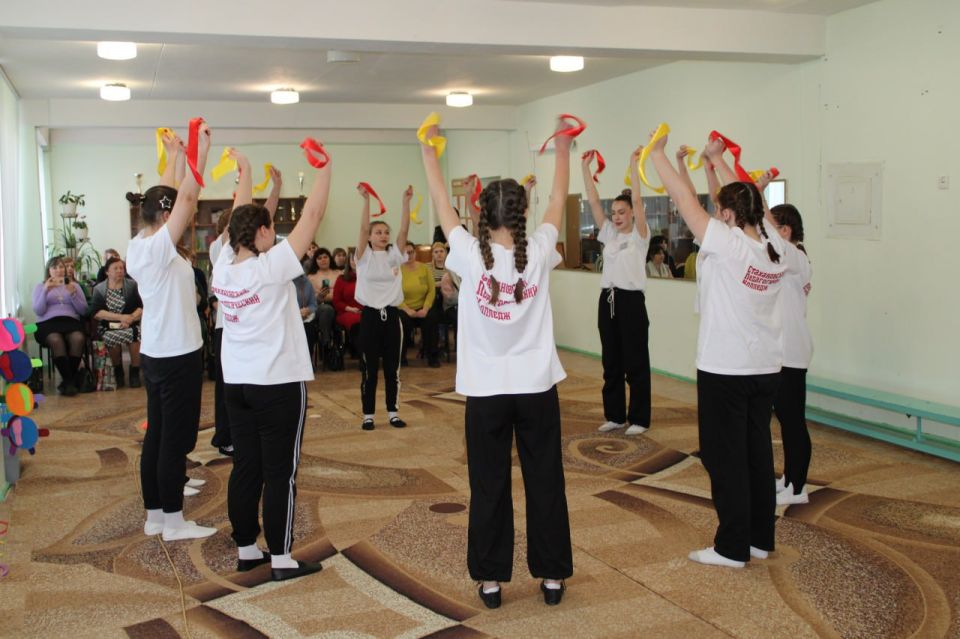 В стахановском колледже обсудили современные подходы к физическому воспитанию дошкольников